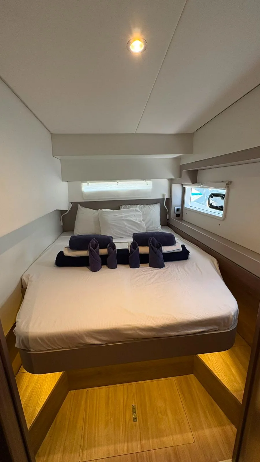 The port aft cabin aboard Cat Tales