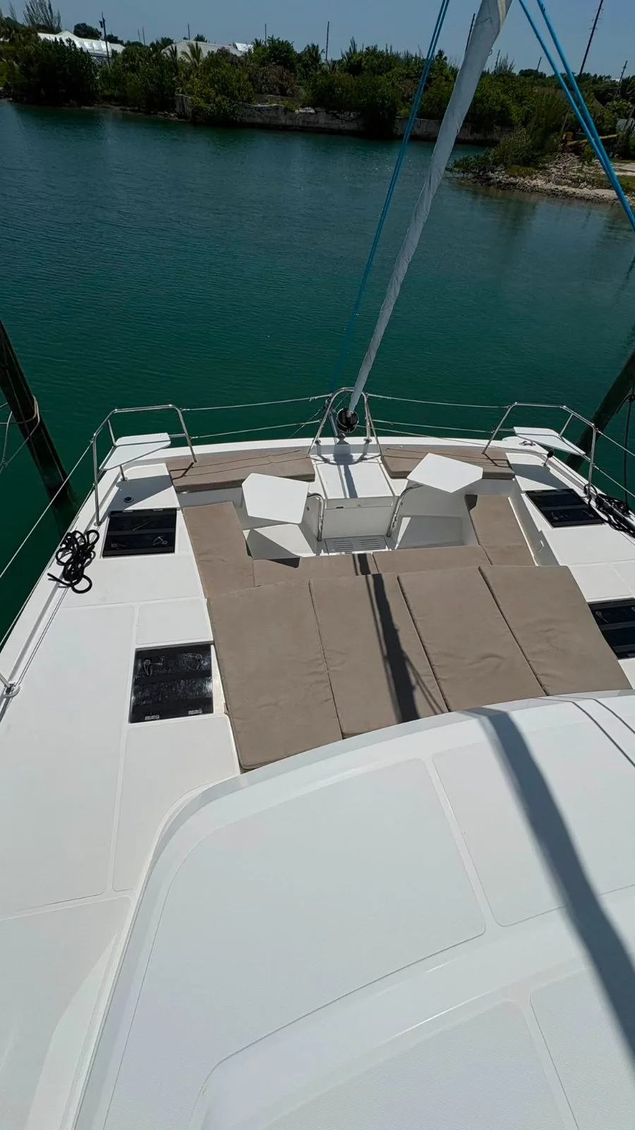 The foredeck sun terrace of Gabrielle Marie
