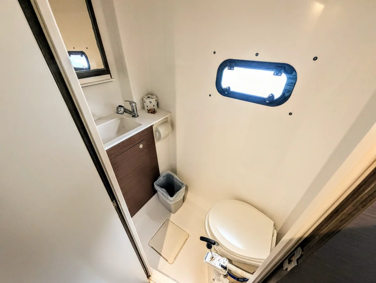 An en-suite head aboard Let's Geaux