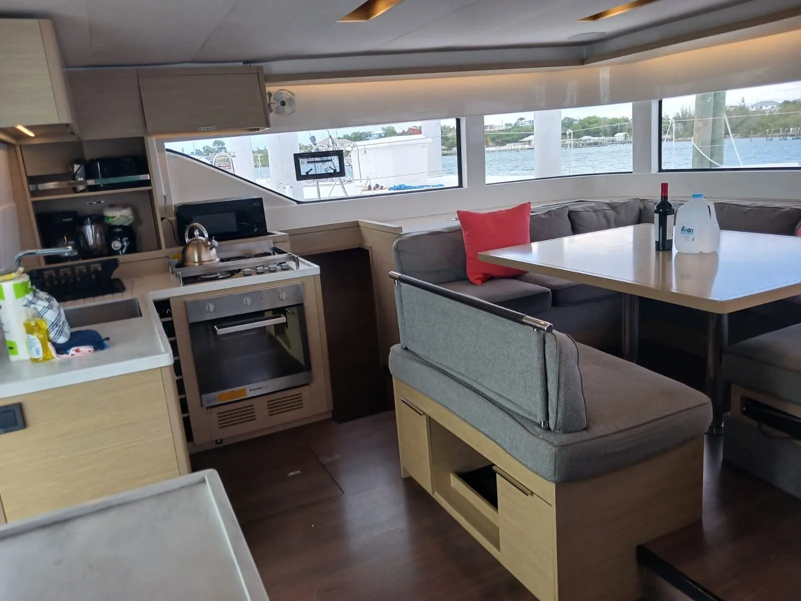 The saloon and galley of Sapphire Seas