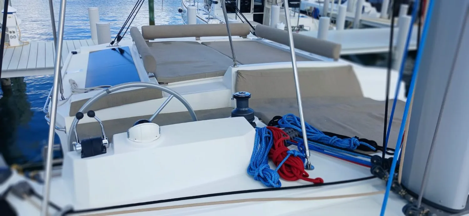 The helm and cockpit sunpads of Uncharted